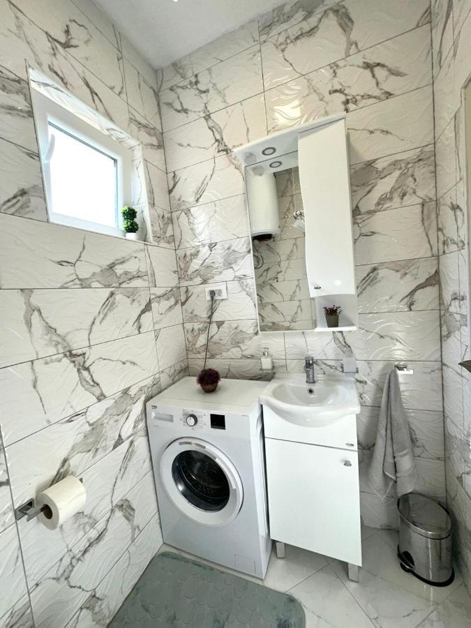 Albomi Apartment Kotor Luaran gambar