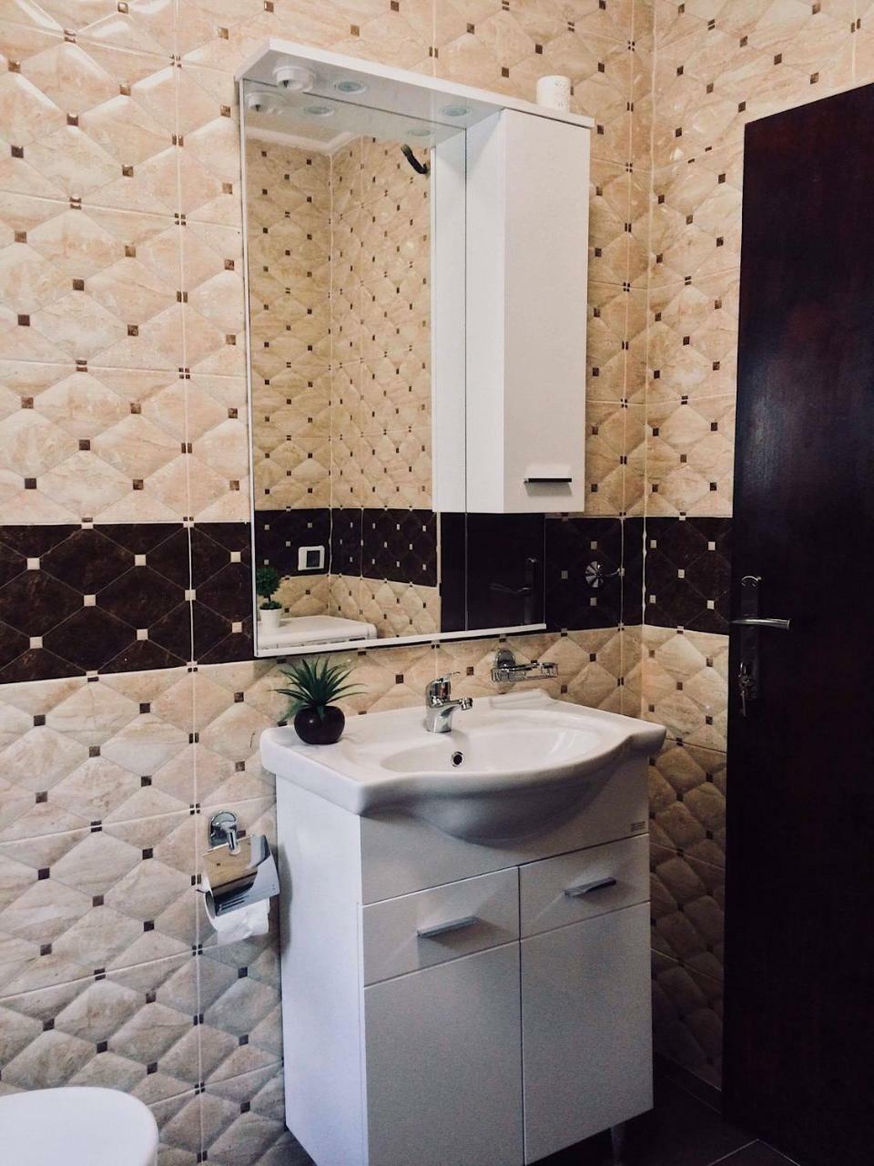 Albomi Apartment Kotor Luaran gambar